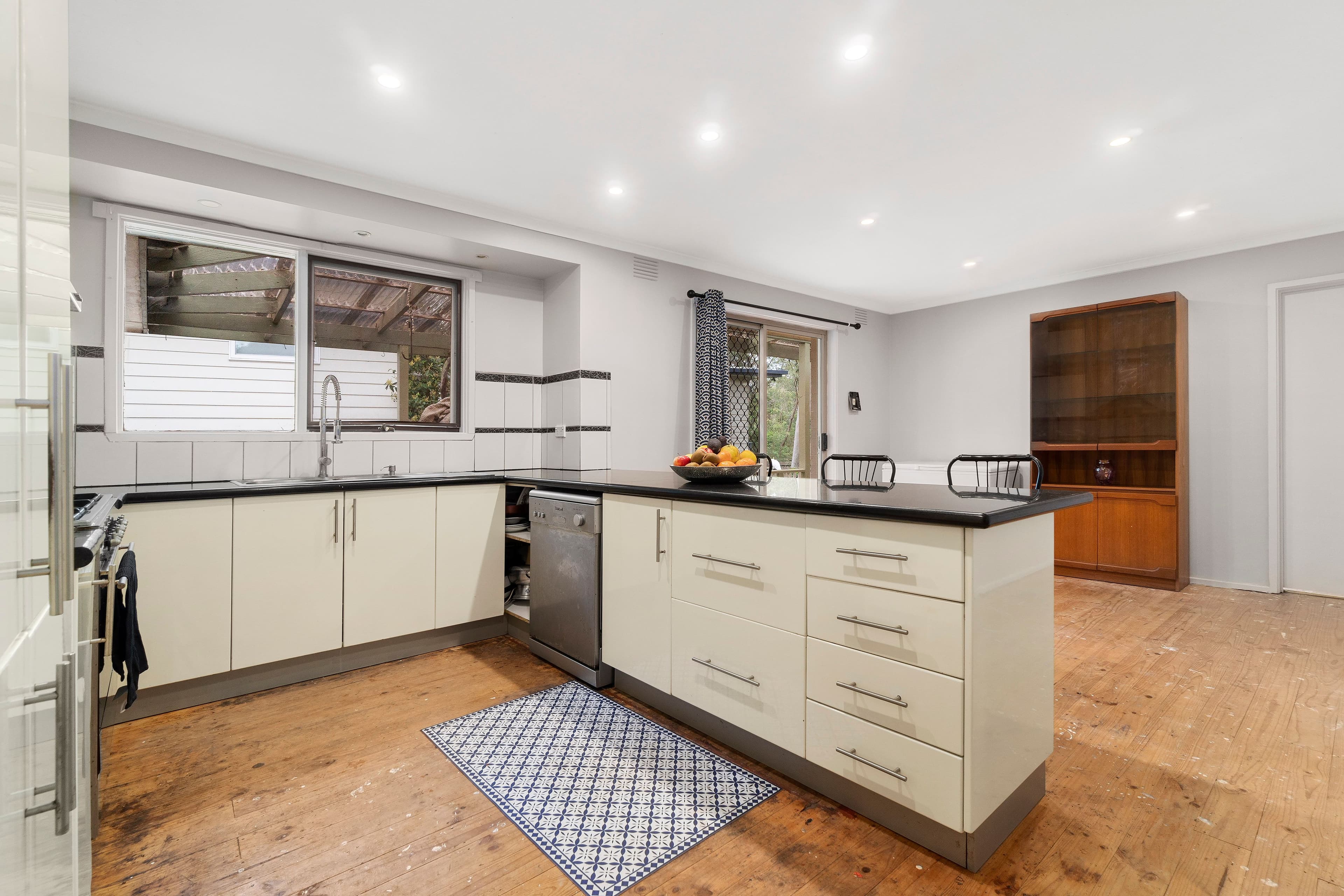 30 St Davids Drive, Wantirna VIC 3152, Wantirna - Thumbnail 2