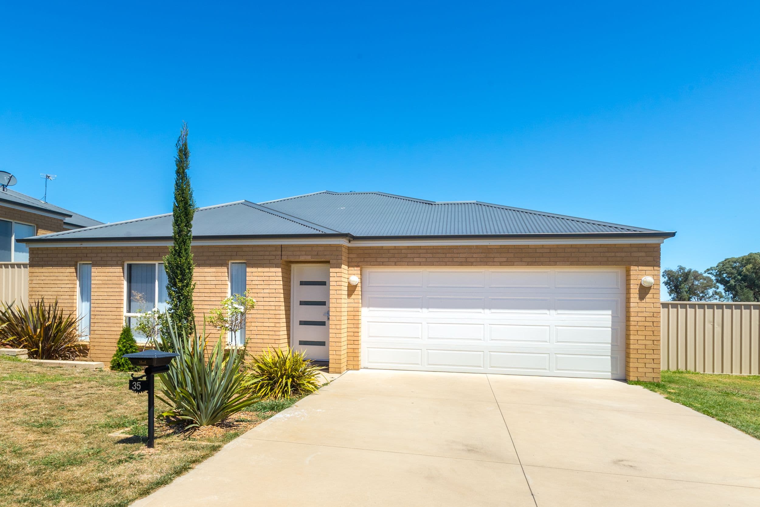 35 Botanic Way, Orange - Image 1