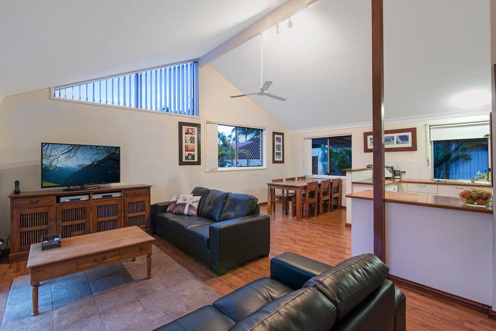 25 Yolanta Drive, Tugun QLD 4224, Tugun - Thumbnail 2