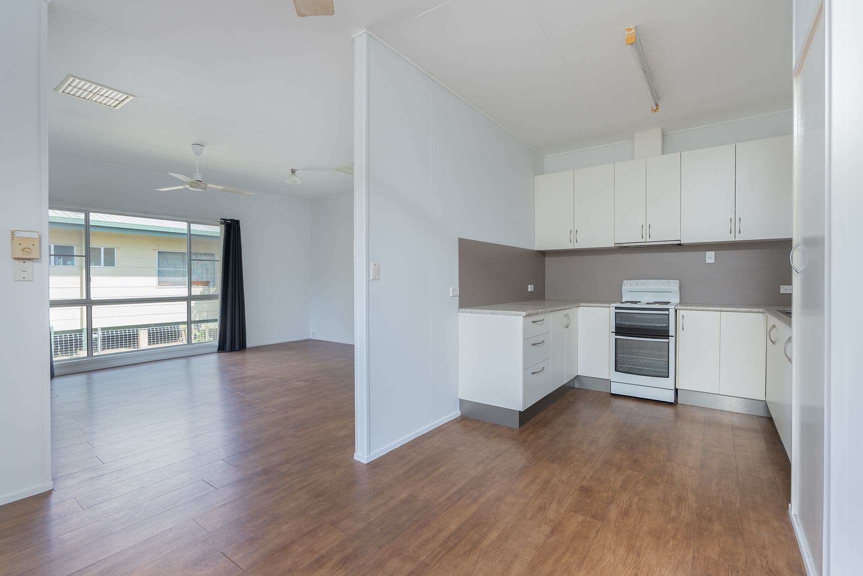 5 Leichhardt Street, Emerald QLD 4720, Emerald - Thumbnail 4