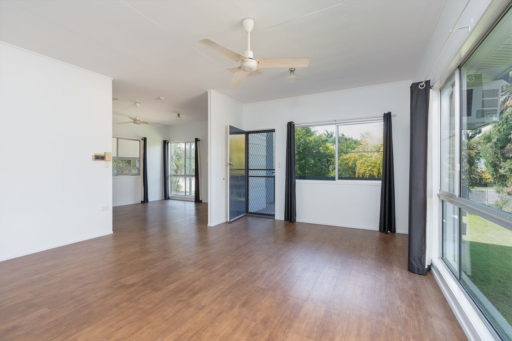 5 Leichhardt Street, Emerald QLD 4720, Emerald - Thumbnail 5