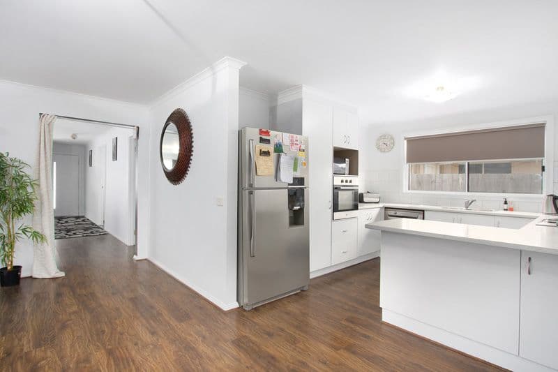 14 Bailey Boulevard, Koo Wee Rup VIC 3981, Koo Wee Rup - Thumbnail 6