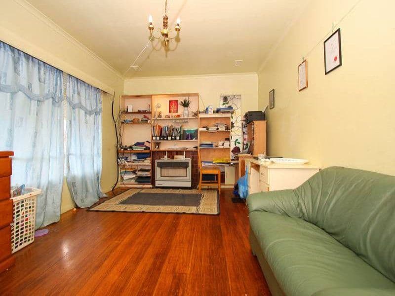 32 Crevelli Street, Reservoir VIC 3073, Reservoir - Thumbnail 2