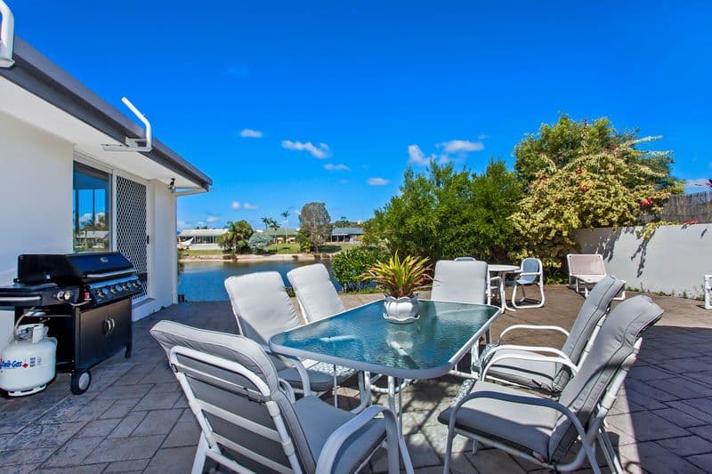 98 Dunlin Drive, BURLEIGH WATERS QLD 4220, Burleigh Waters - Thumbnail 4