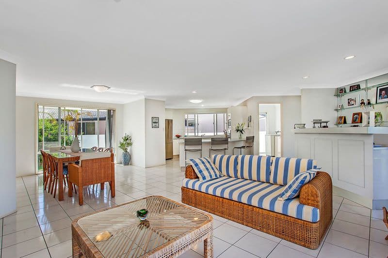 98 Dunlin Drive, BURLEIGH WATERS QLD 4220, Burleigh Waters - Thumbnail 5