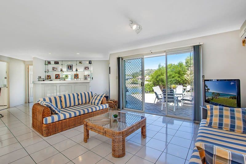 98 Dunlin Drive, BURLEIGH WATERS QLD 4220, Burleigh Waters - Thumbnail 6