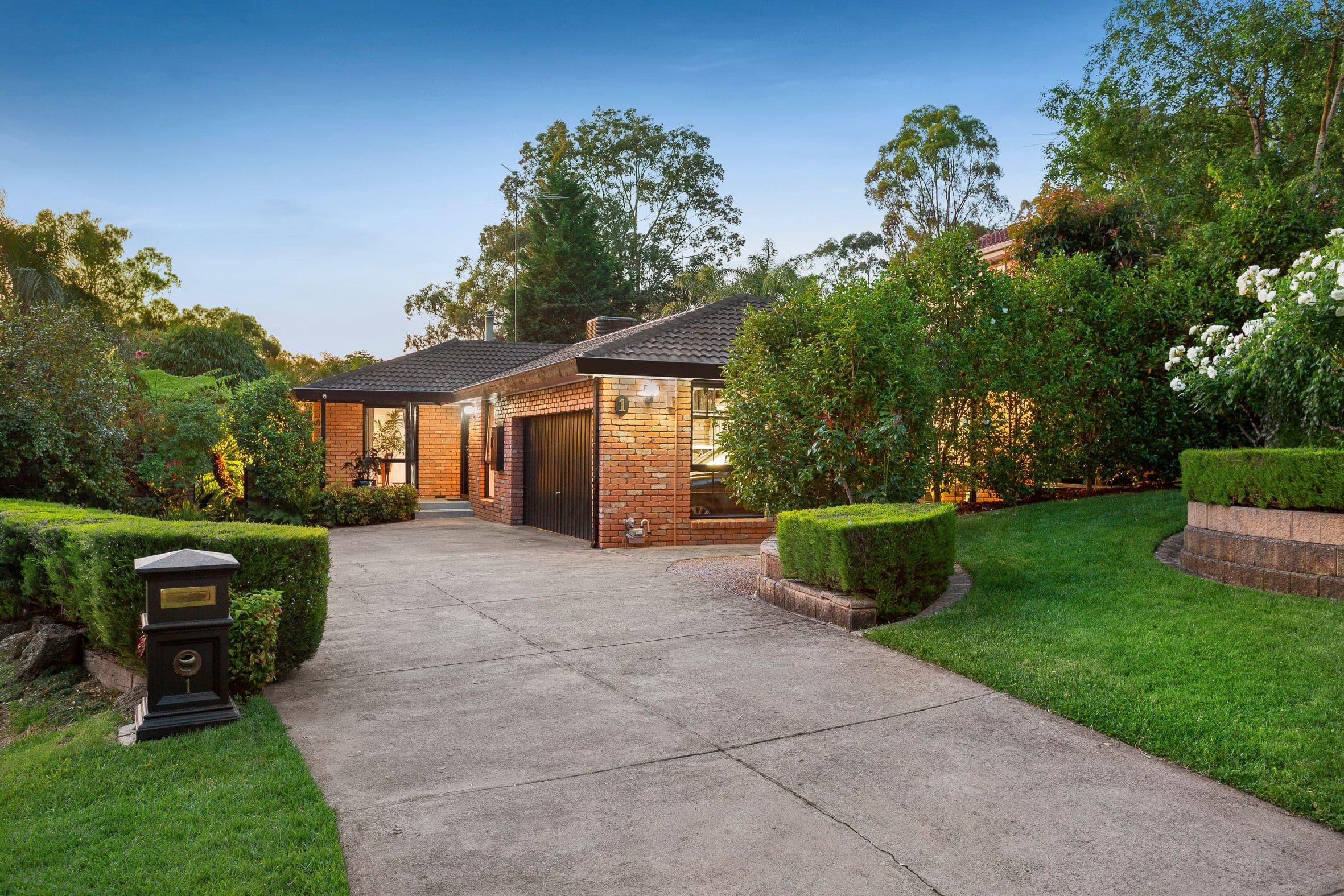 1 Narrawa Close, Eltham VIC 3095, Eltham - Thumbnail 2