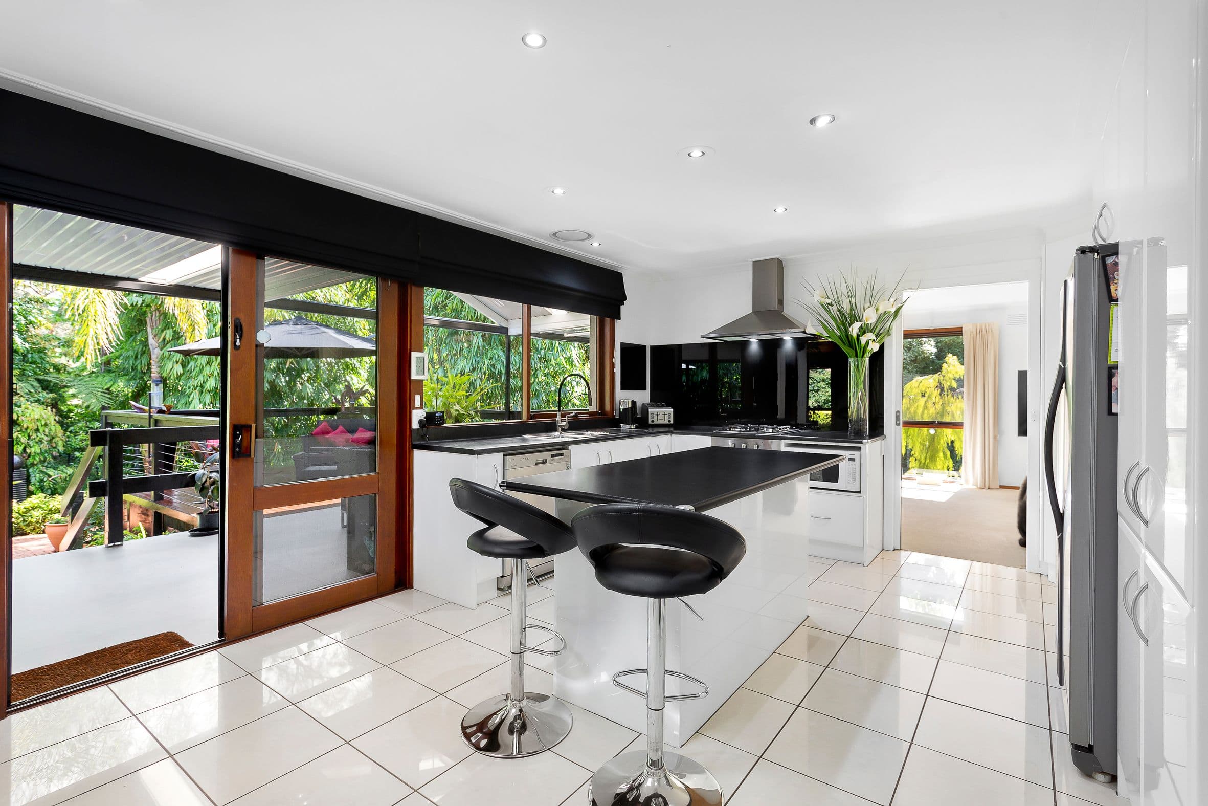 1 Narrawa Close, Eltham VIC 3095, Eltham - Thumbnail 4