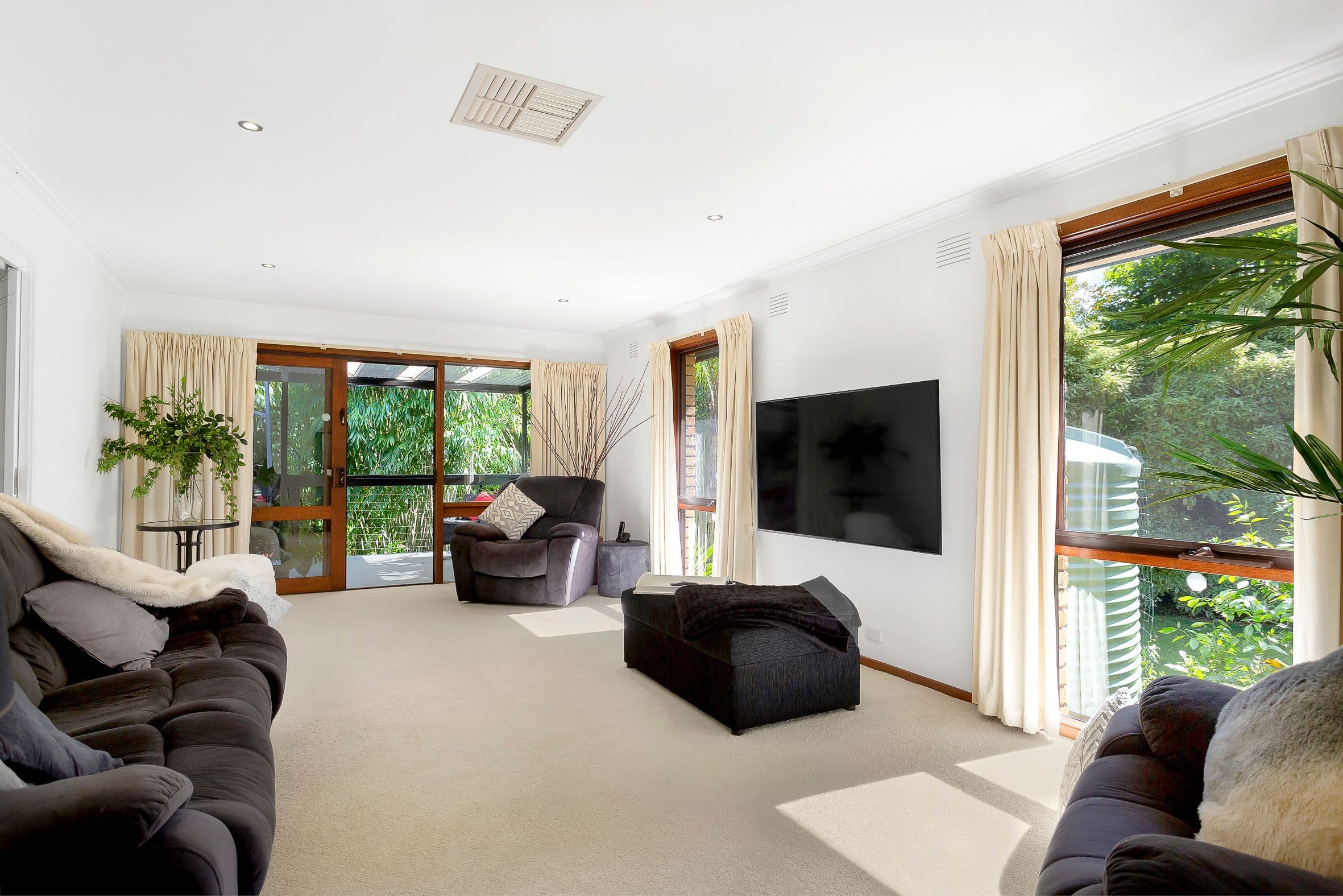 1 Narrawa Close, Eltham VIC 3095, Eltham - Thumbnail 8