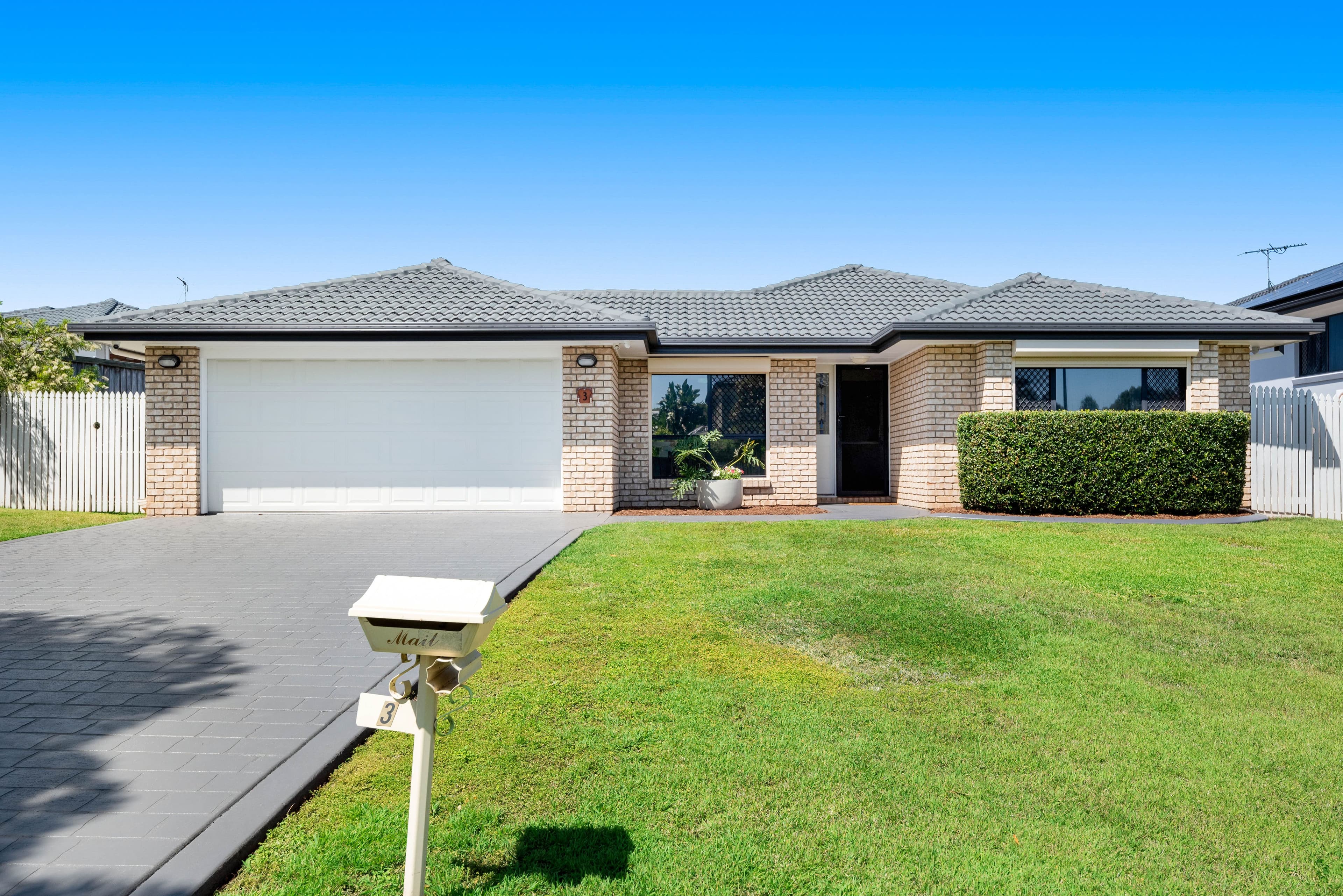 3 Hampton Close, Carindale QLD 4152, Carindale - Image 1