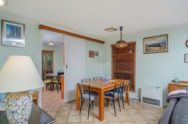 202 THE COVE Road, Hallett Cove - Thumbnail 3