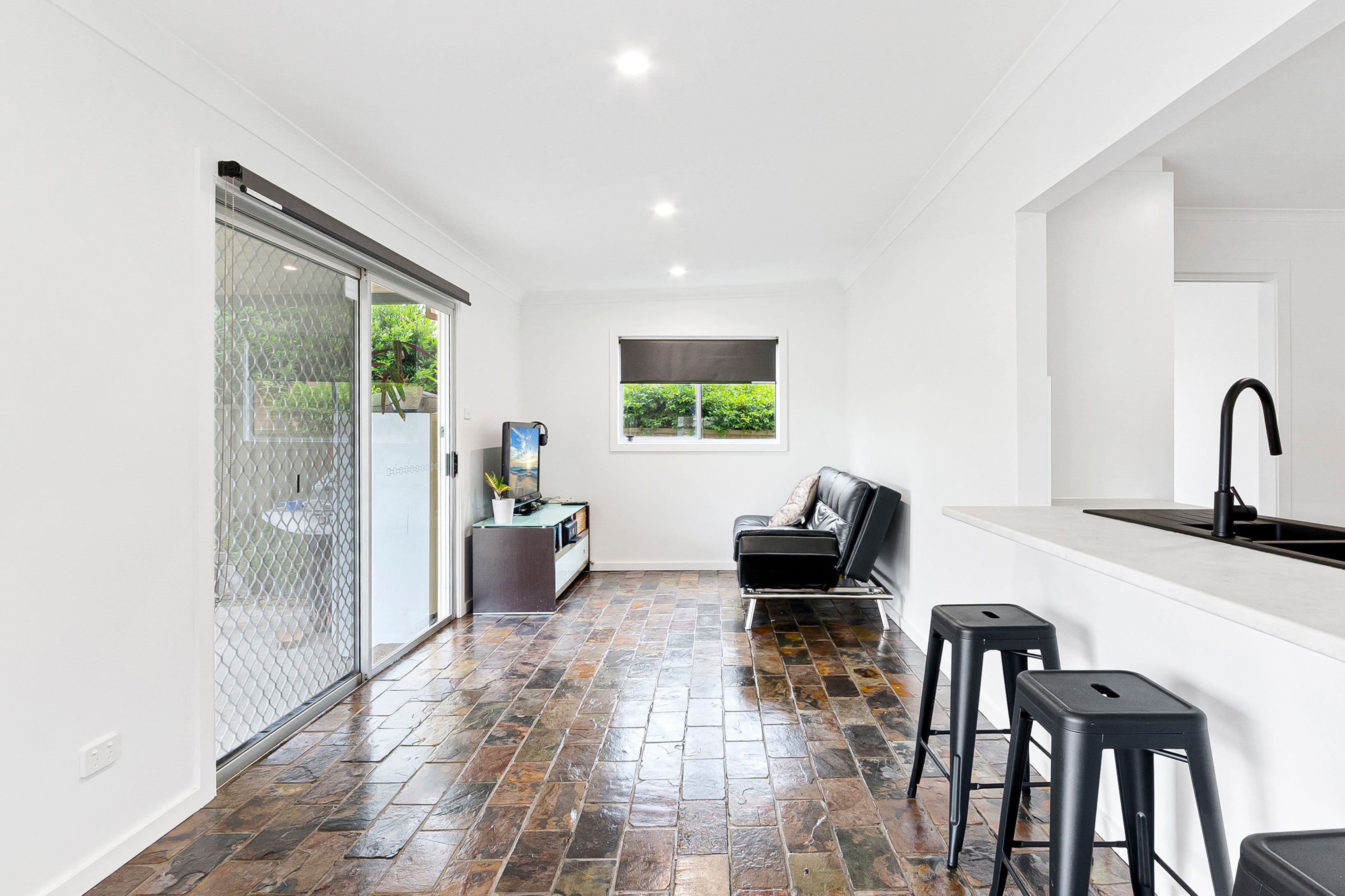 17 Kanimbla Avenue, Charmhaven NSW 2263, Charmhaven - Thumbnail 3