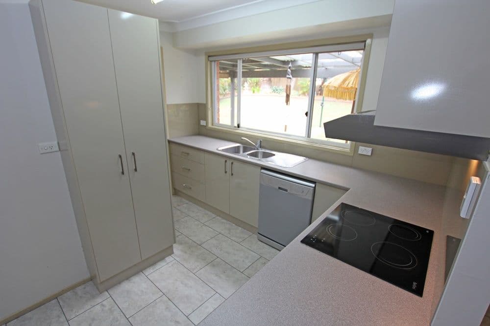 25 Balfour Close, Springfield - Thumbnail 2