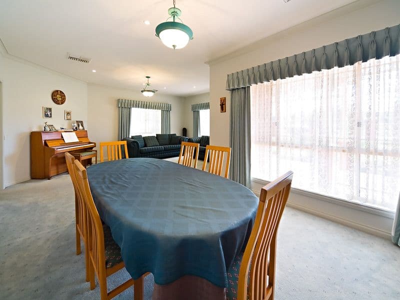 310 Diggers Road, LAVINGTON NSW 2641, Lavington - Thumbnail 6