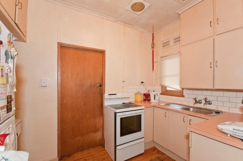 11 Nimbin Street, NARRABUNDAH ACT 2604, Narrabundah - Thumbnail 2