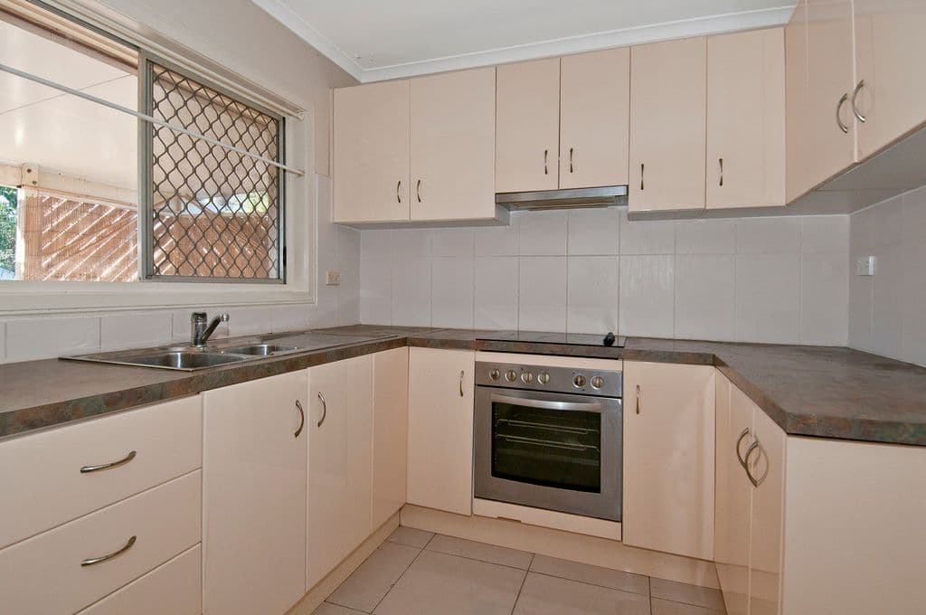 19 Crest Street, Beenleigh QLD 4207, Beenleigh - Thumbnail 2
