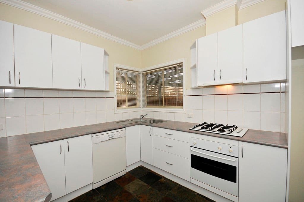 38 MANDOWIE Crescent, CROYDON VIC 3136, Croydon - Thumbnail 3