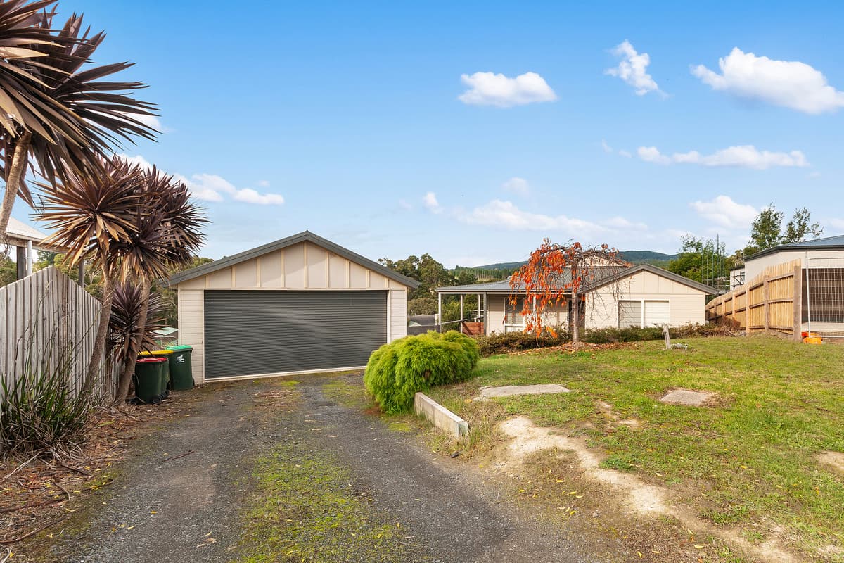 6 Omaru Court, CHURCHILL VIC 3842, Churchill - Thumbnail 2
