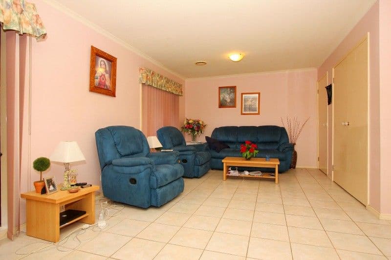 5 Pollock Court, DELAHEY VIC 3037, Delahey - Thumbnail 4