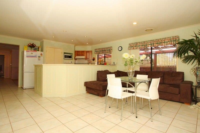 5 Pollock Court, DELAHEY VIC 3037, Delahey - Thumbnail 5