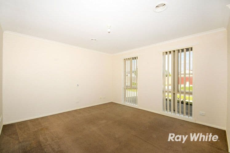 10 Kismet Close, CRANBOURNE WEST VIC 3977, Cranbourne West - Thumbnail 5