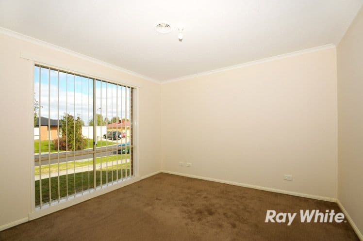 10 Kismet Close, CRANBOURNE WEST VIC 3977, Cranbourne West - Thumbnail 6