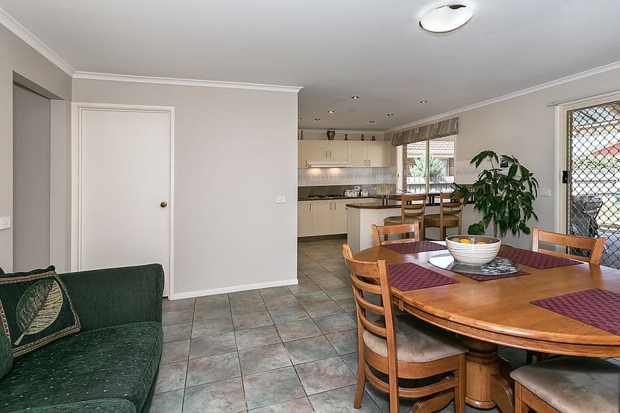 2 Fleetwood Circuit, MELTON WEST VIC 3337, Melton West - Thumbnail 4