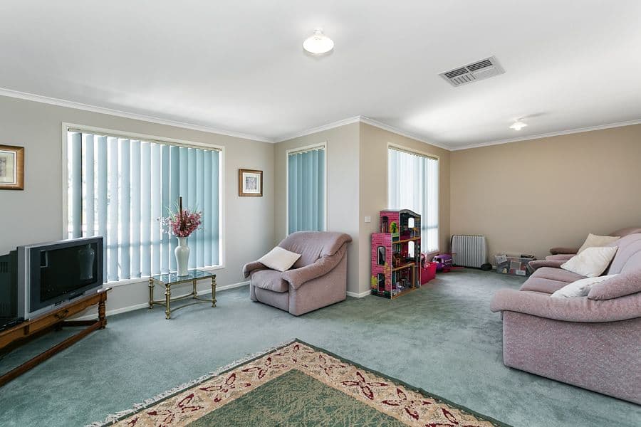 2 Fleetwood Circuit, MELTON WEST VIC 3337, Melton West - Thumbnail 5