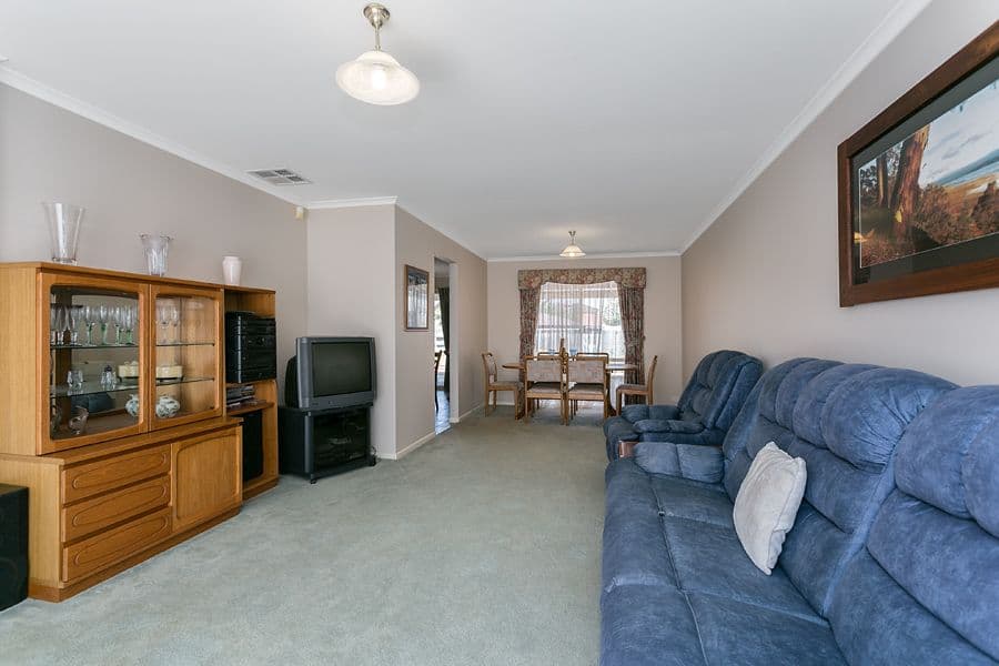 2 Fleetwood Circuit, MELTON WEST VIC 3337, Melton West - Thumbnail 6