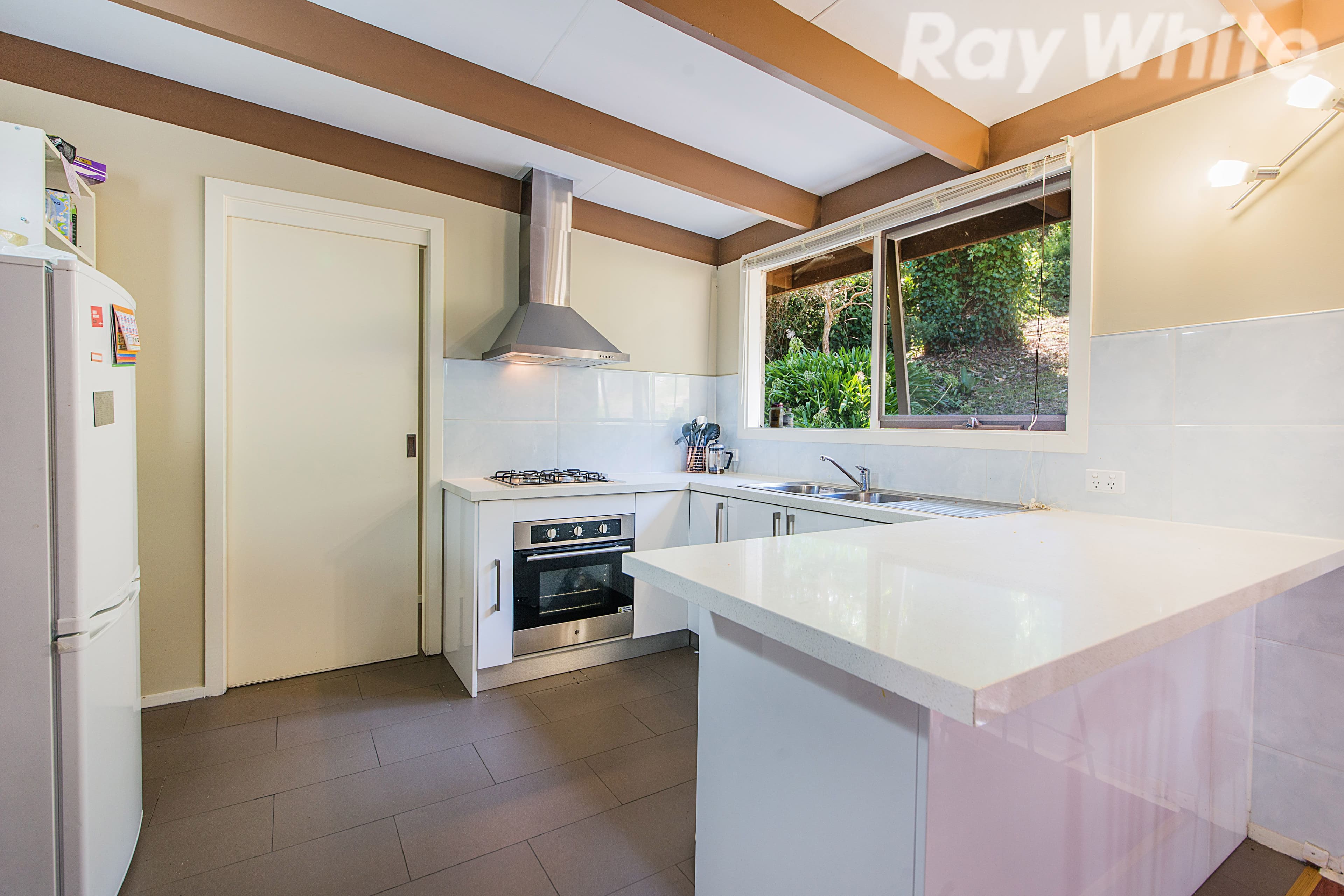 21 Beauview Parade, Ivanhoe East, Ivanhoe East - Thumbnail 5