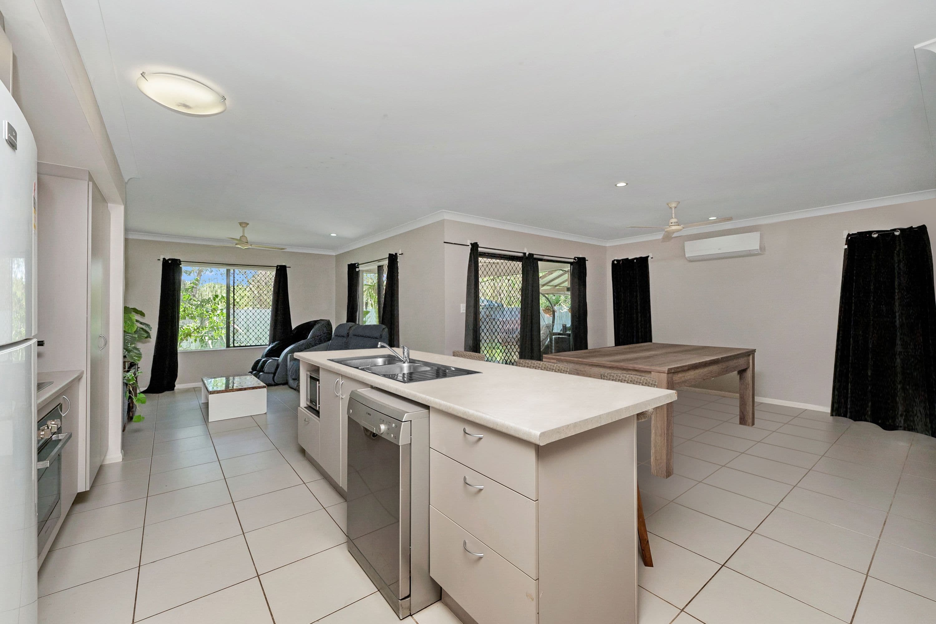 18 Kirrama Court, Bushland Beach QLD 4818, Bushland Beach - Thumbnail 3