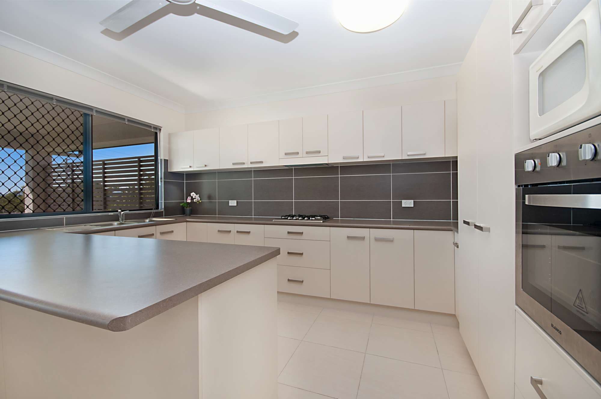 18 Palomar Court, MOUNT LOUISA QLD 4814, Mount Louisa - Thumbnail 2