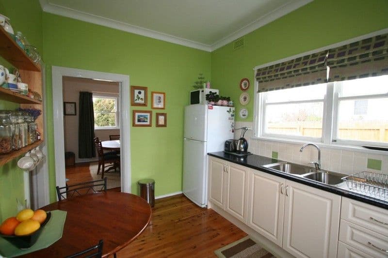 111 Douglas Street, TENTERFIELD NSW 2372, Tenterfield - Thumbnail 4