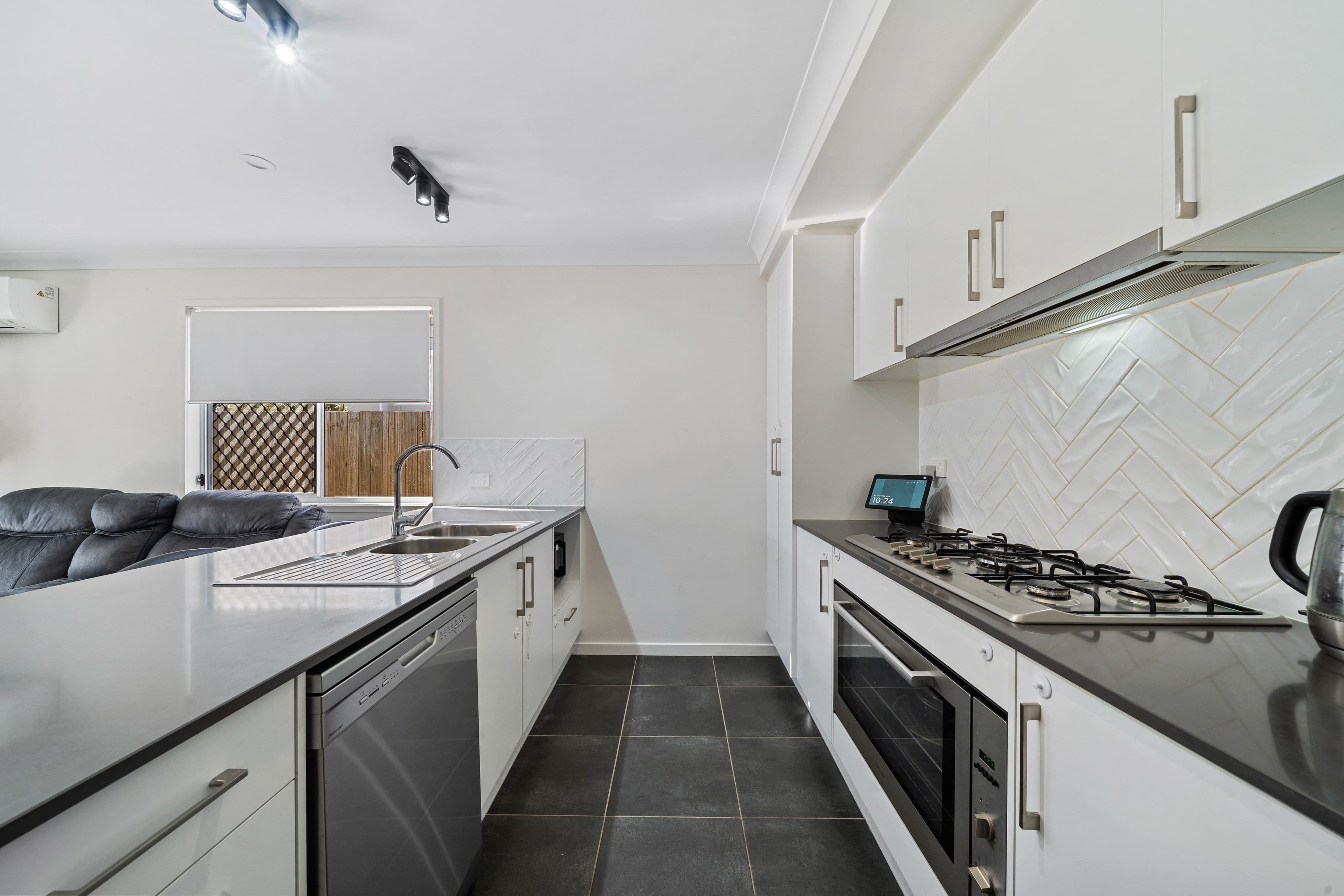 47 Barcoo Drive, Logan Reserve QLD 4133, Logan Reserve - Thumbnail 4
