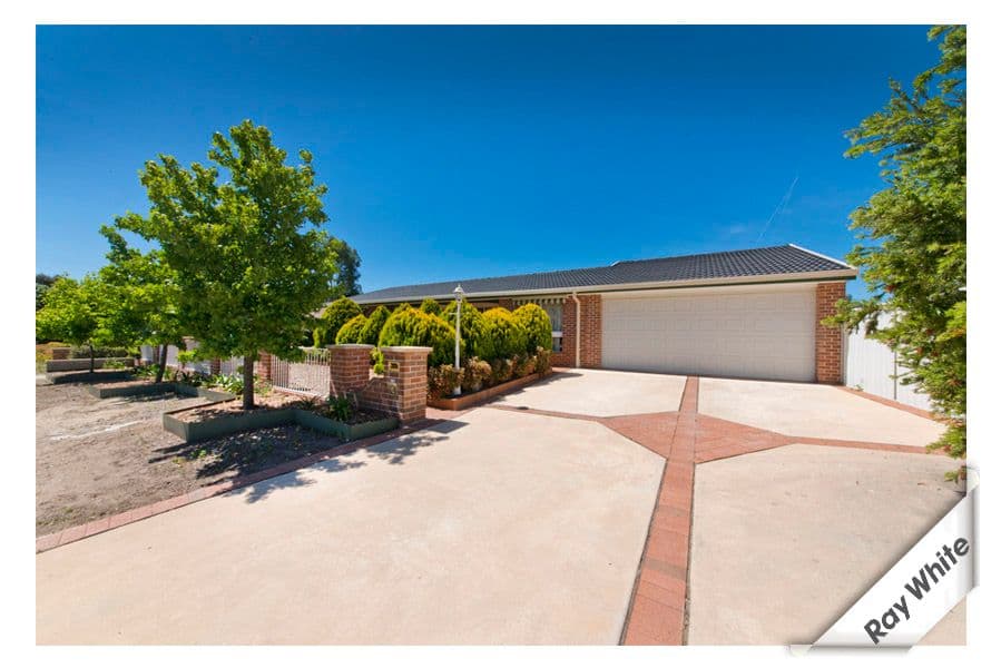 18 Enid Lorimer Circuit, CHISHOLM ACT 2905, Chisholm - Image 1
