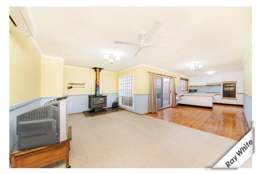 18 Enid Lorimer Circuit, CHISHOLM ACT 2905, Chisholm - Thumbnail 5