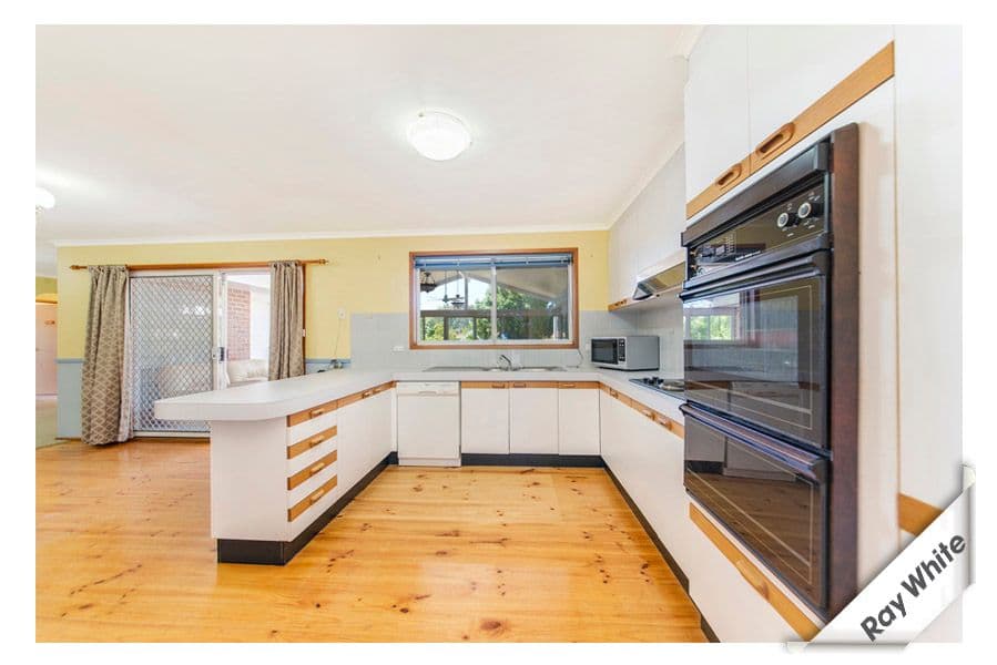 18 Enid Lorimer Circuit, CHISHOLM ACT 2905, Chisholm - Thumbnail 8