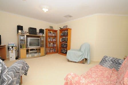 13 Lady Penrhyn Drive, WYNDHAM VALE VIC 3024, Wyndham Vale - Thumbnail 2