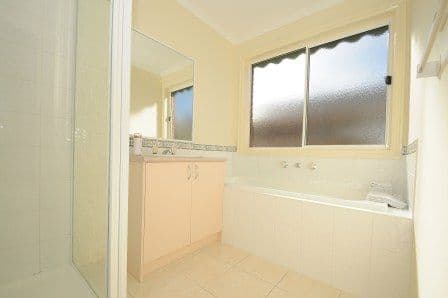 13 Lady Penrhyn Drive, WYNDHAM VALE VIC 3024, Wyndham Vale - Thumbnail 4