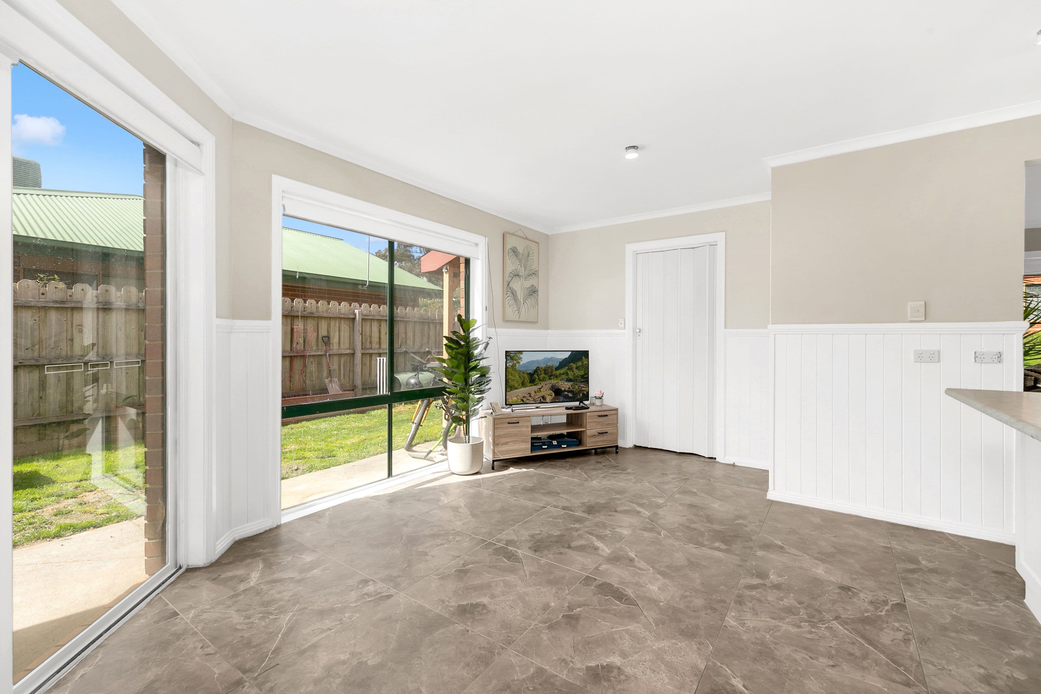 8 Robin Place, South Morang VIC 3752, South Morang - Thumbnail 7