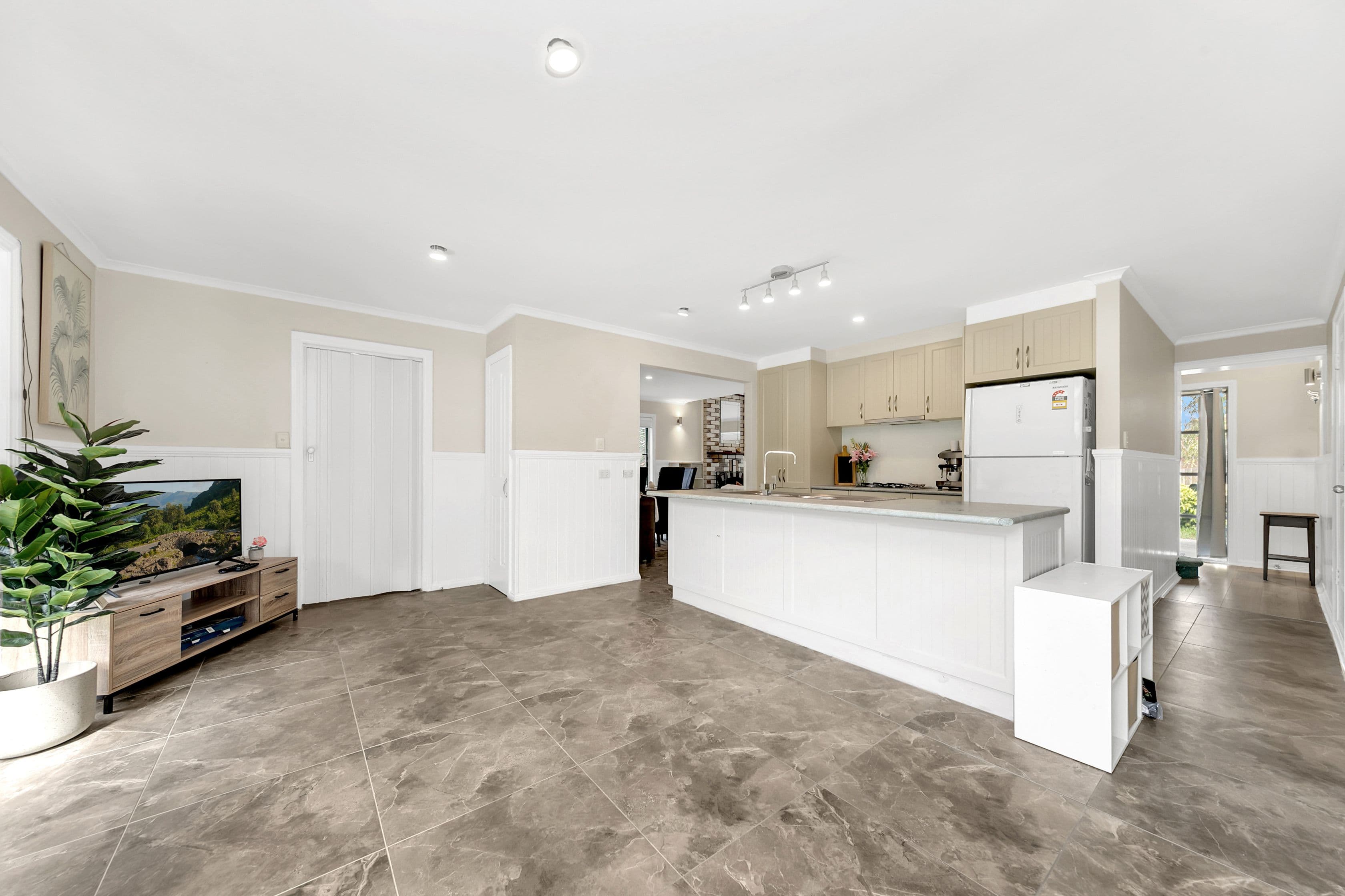 8 Robin Place, South Morang VIC 3752, South Morang - Thumbnail 8