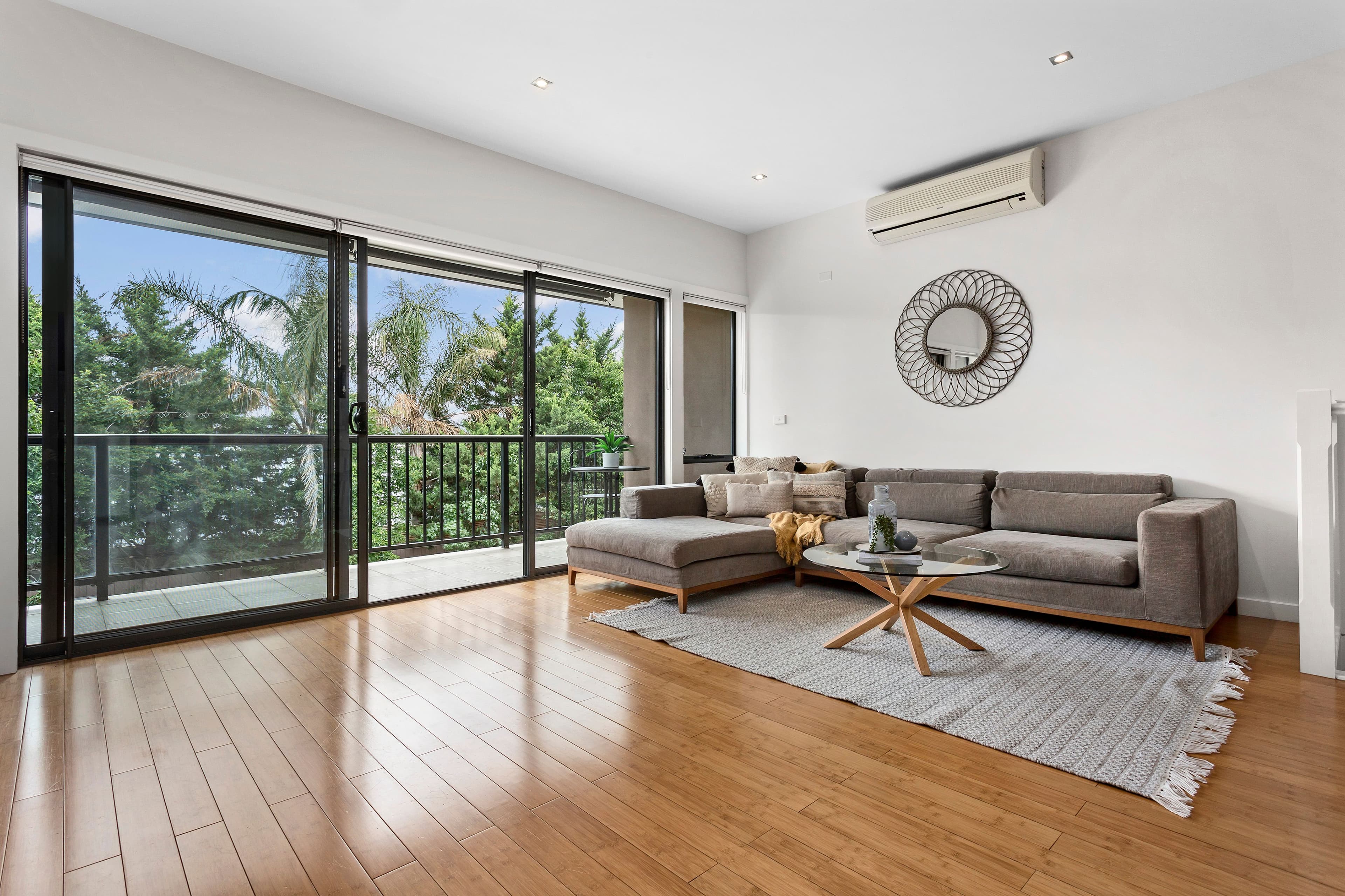 2-4 Newton Street, Chadstone VIC 3148, Chadstone - Thumbnail 2