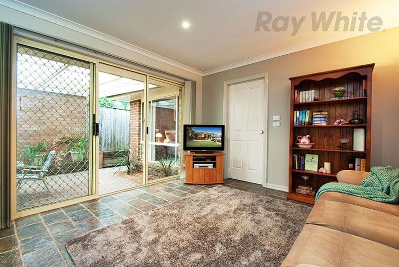 14 COMMERFORD Place, Chirnside Park VIC 3116, Chirnside Park - Thumbnail 3
