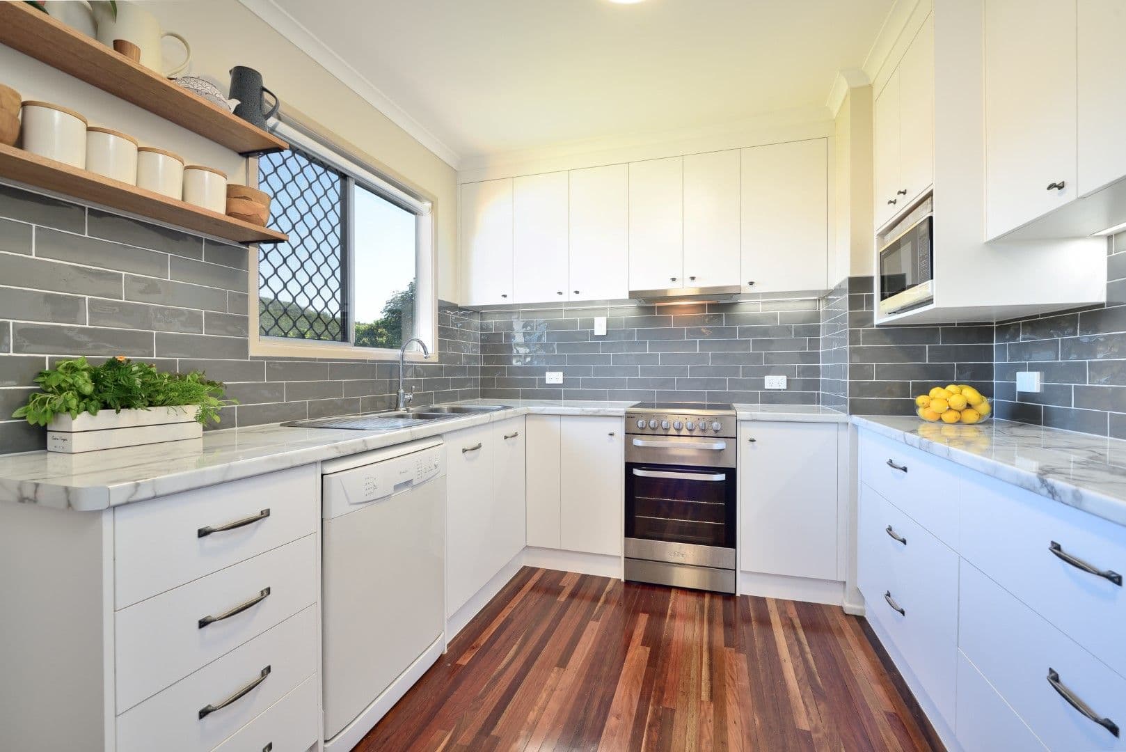 20 Cedar Street, Kin Kora QLD 4680, Kin Kora - Thumbnail 2