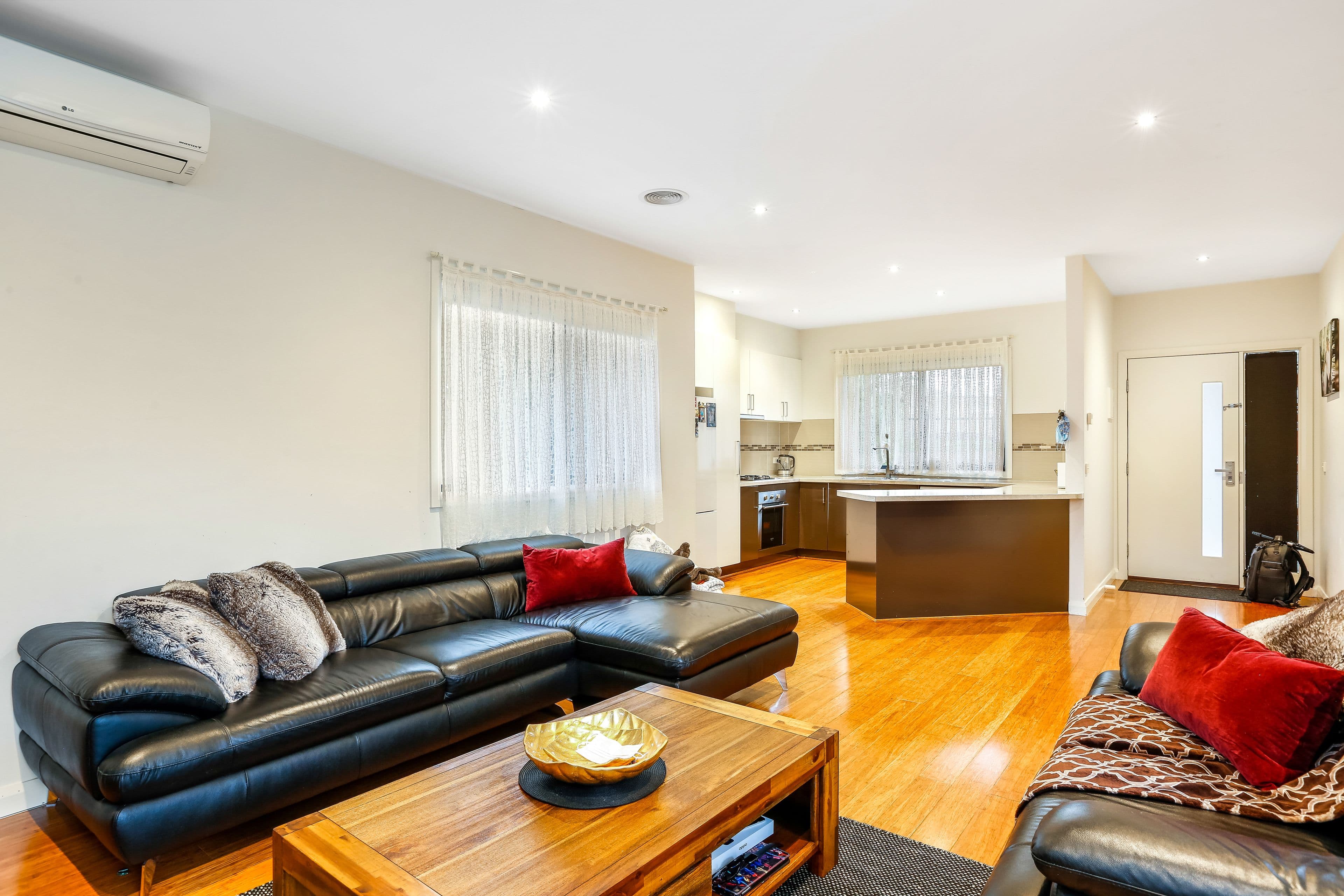 90 Dallas Drive, Dallas VIC 3047, Dallas - Thumbnail 2