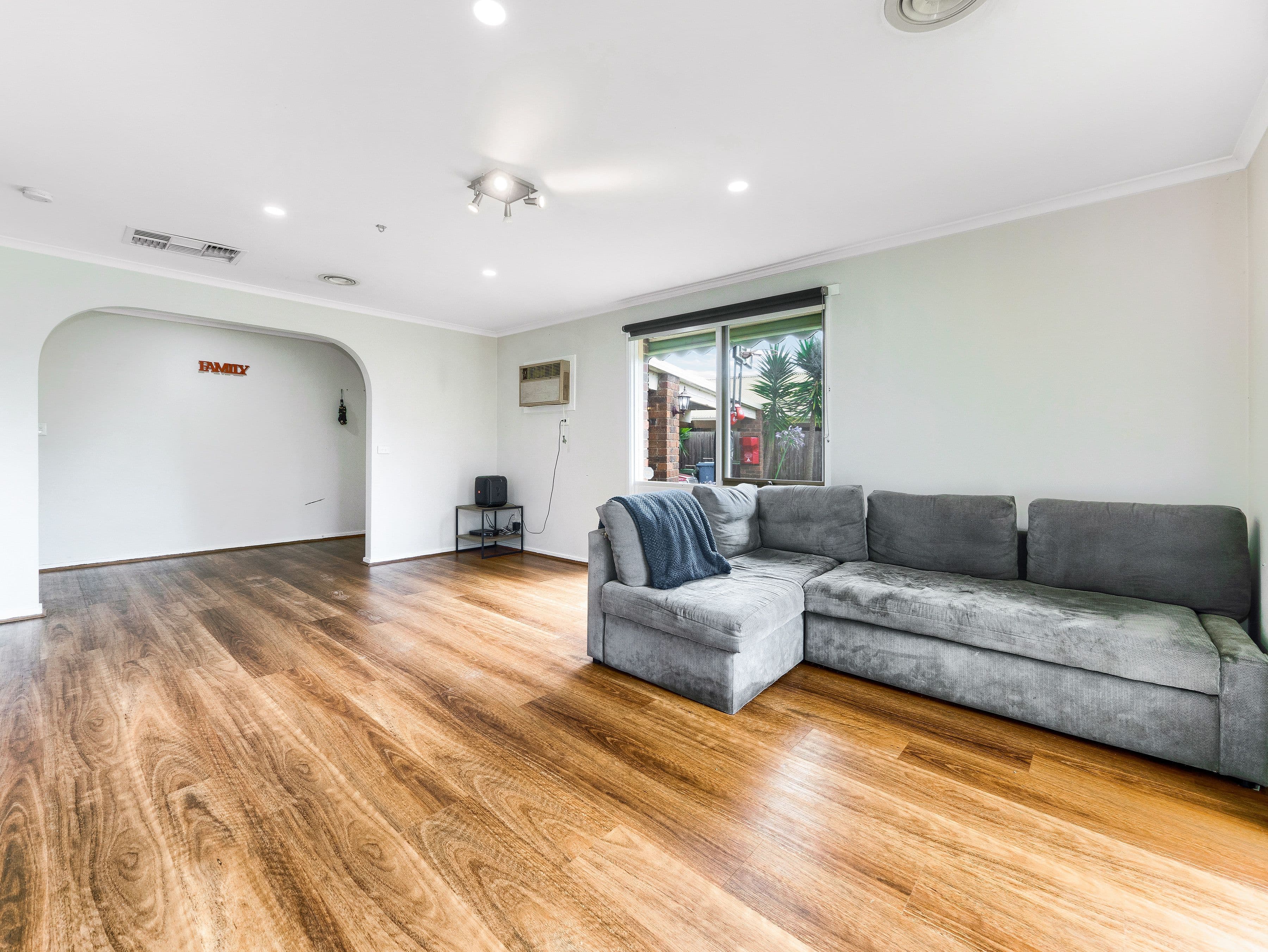 175 Endeavour Drive, Cranbourne North VIC 3977, Cranbourne North - Thumbnail 2