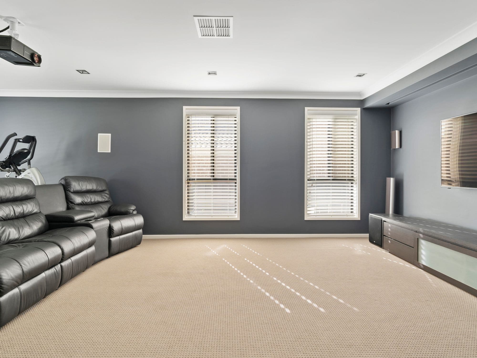 5 Gardiner Crescent, Elderslie NSW 2570, Elderslie - Thumbnail 2