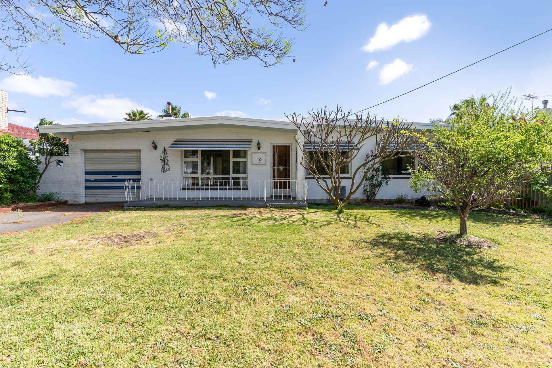 10 Wendron Street, Cloverdale WA 6105, Cloverdale - Image 1