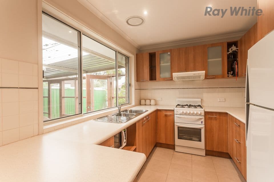 40 Aldergate Crescent, Kings Park VIC 3021, Kings Park - Thumbnail 2