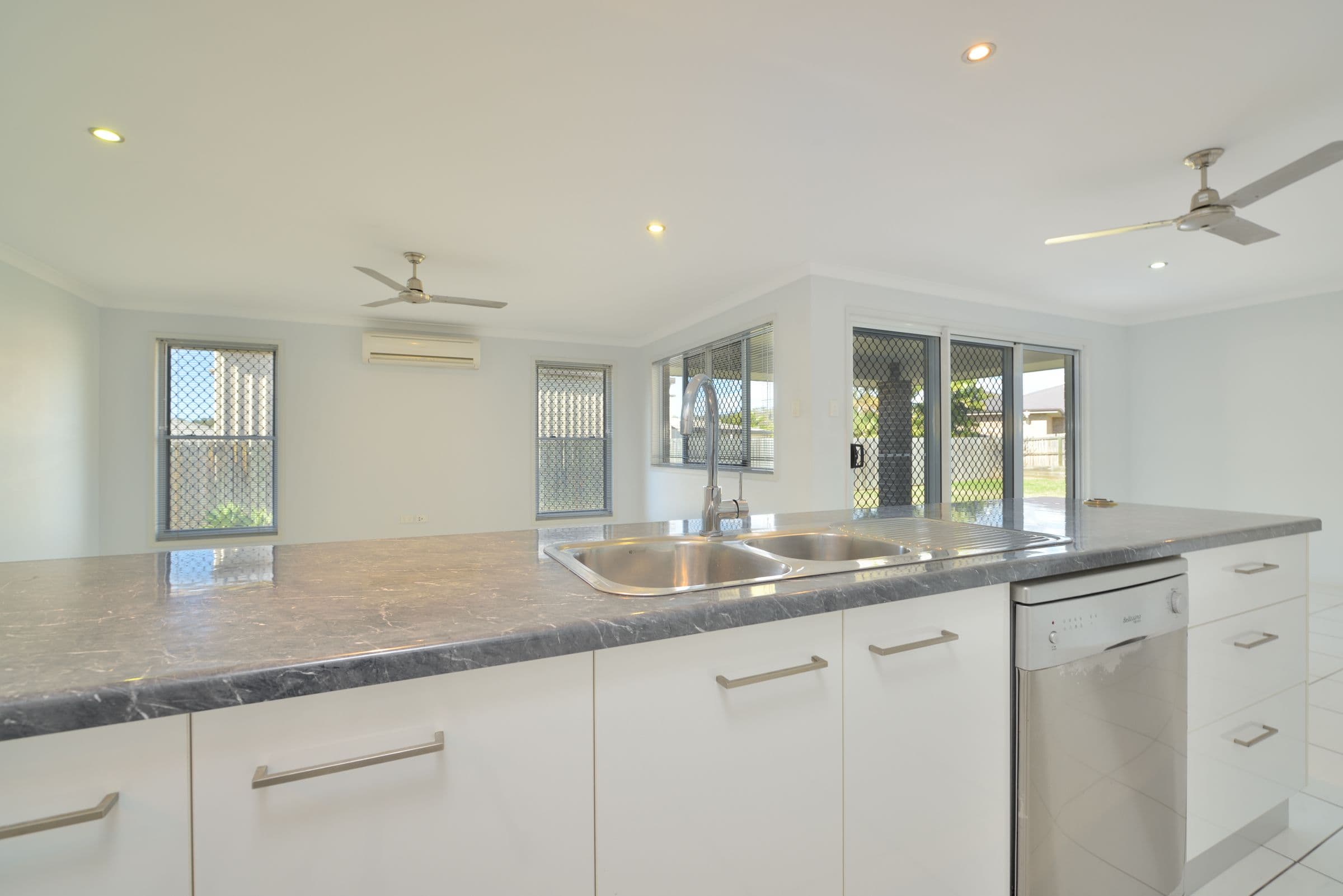 5 Briffney Street, Kirkwood QLD 4680, Kirkwood - Thumbnail 4